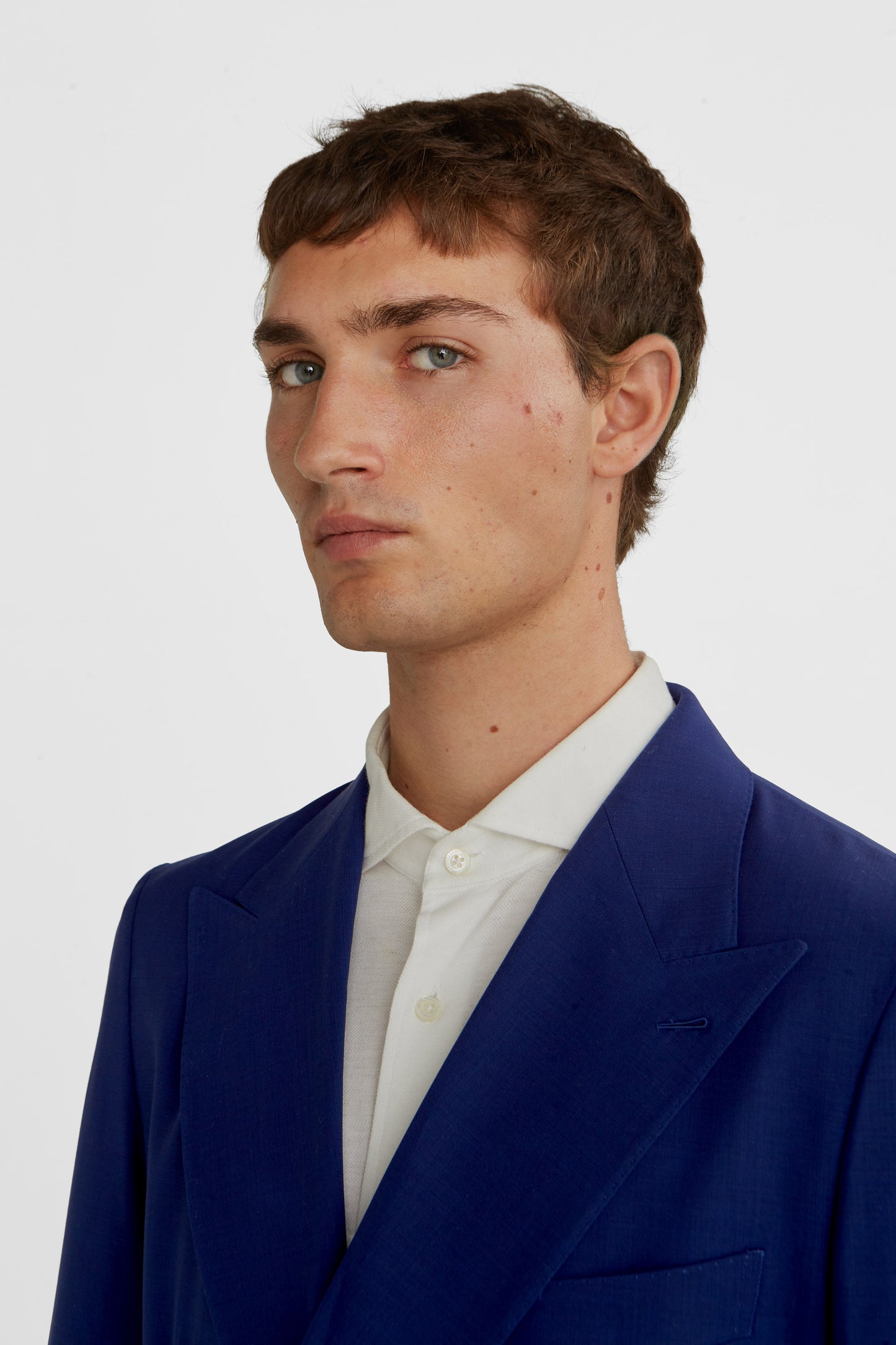 Decontructured light double - breasted suit super 120 wool